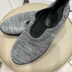 Size 11 Gray black stretch shoes with cushion sole